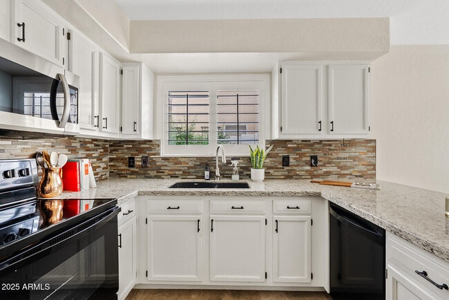 Building Photo - 861 W Shellfish Dr