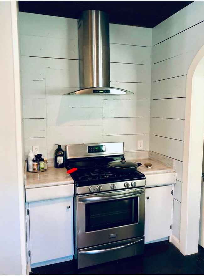 Building Photo - 5113 Lindsay St