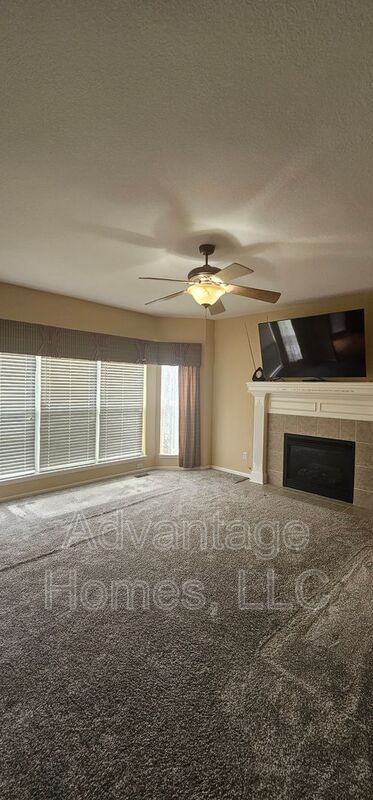 Building Photo - 809 Midjay Dr