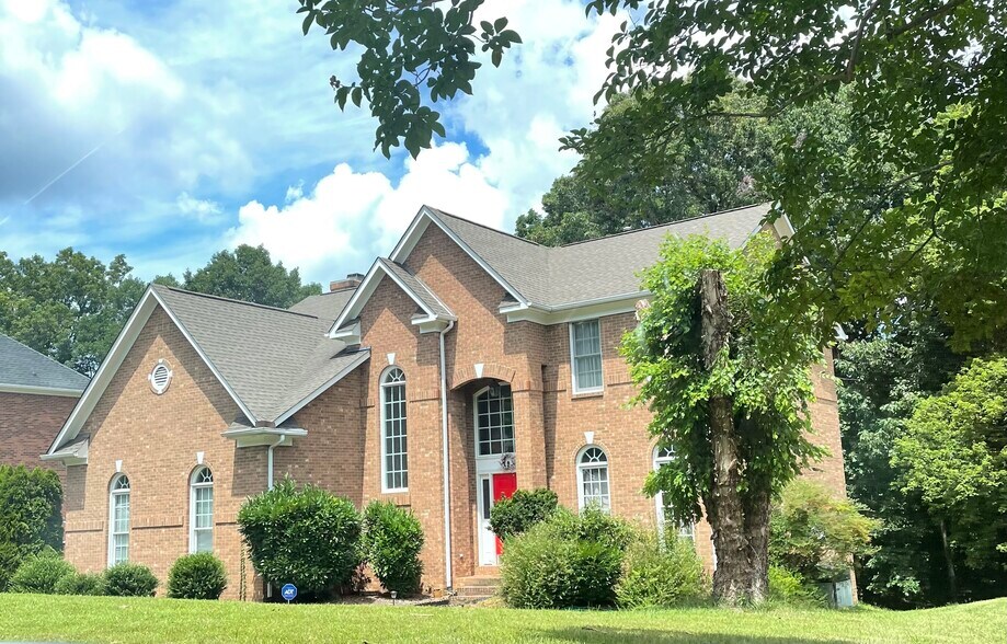 Building Photo - 4210 Shoal Creek Dr
