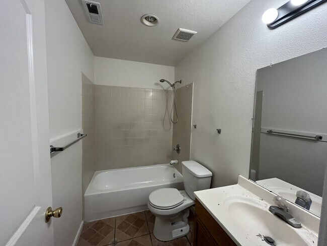 Building Photo - SAC T 1138