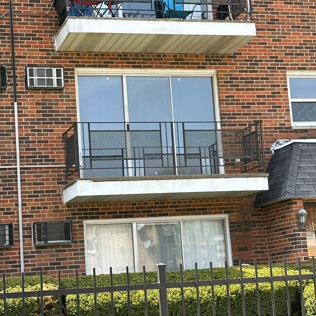 Building Photo - 11934 S Ridgeway Ave