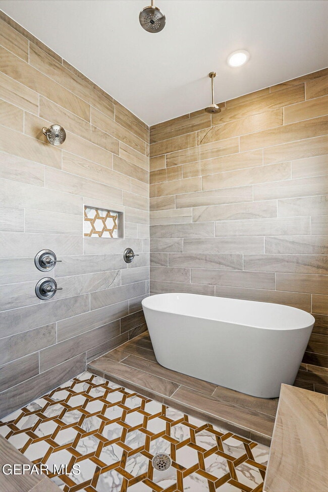 Building Photo - 904 Keenland Ave