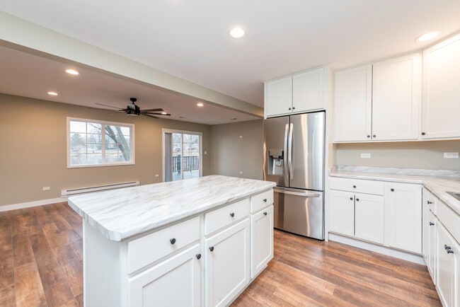 Building Photo - 42076 N East Rd