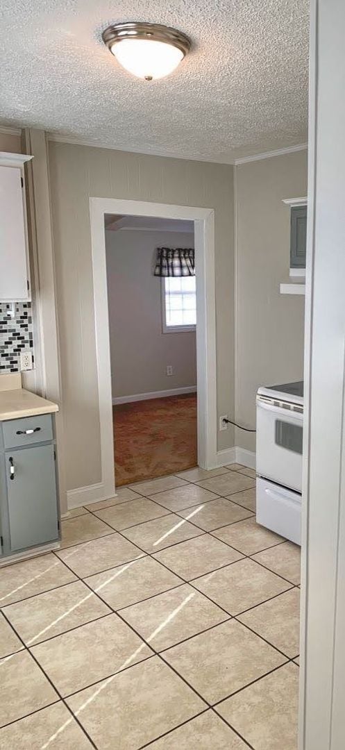 Building Photo - 2 bd. 1 bath  home : 786 sq. ft-  Kingsport