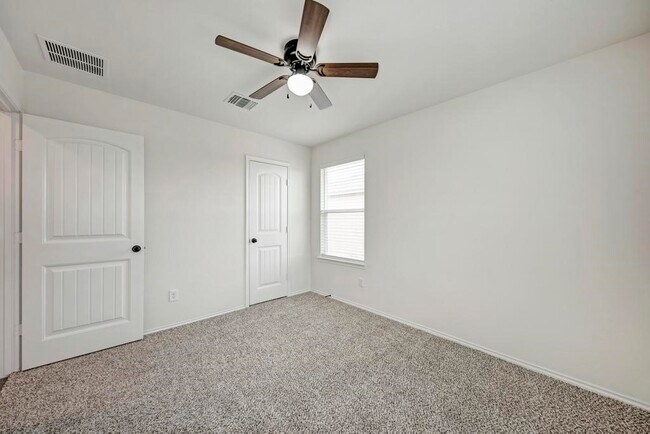 Building Photo - 801 Estes Park