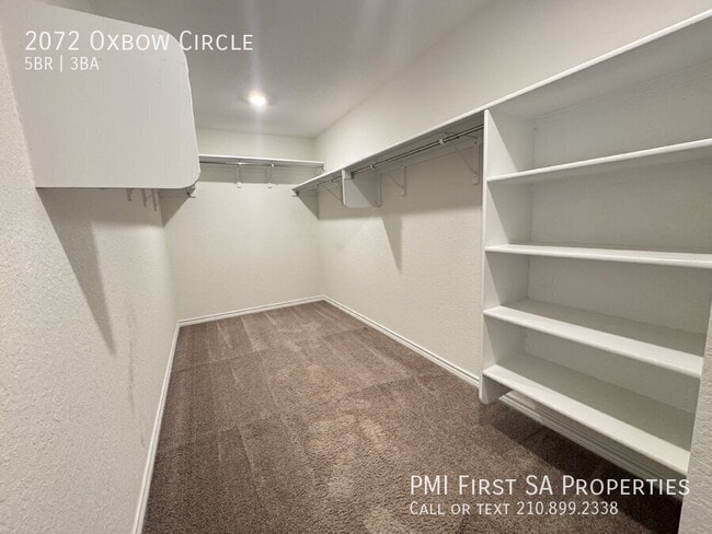 Building Photo - 2072 Oxbow Cir