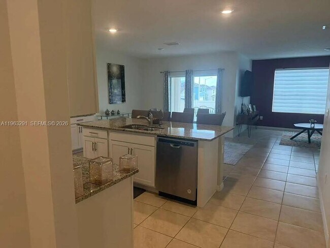 Building Photo - 1747 Buckeye Rd