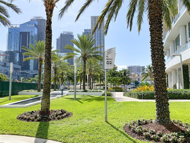 Building Photo - 90 SW 3rd St