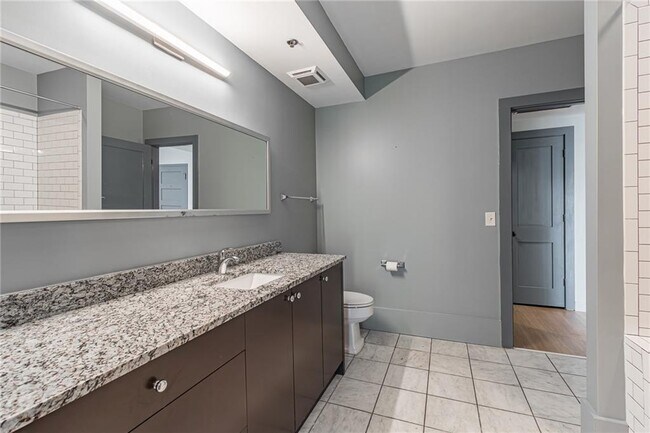 Building Photo - 1100 Howell Mill Rd NW