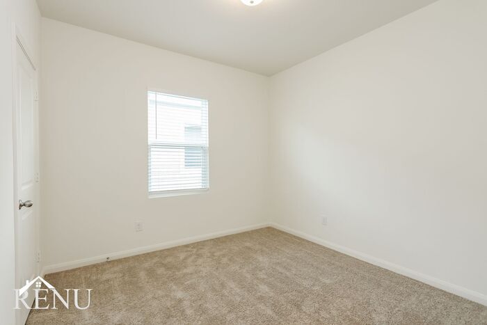 Building Photo - 5042 Firefly Hls