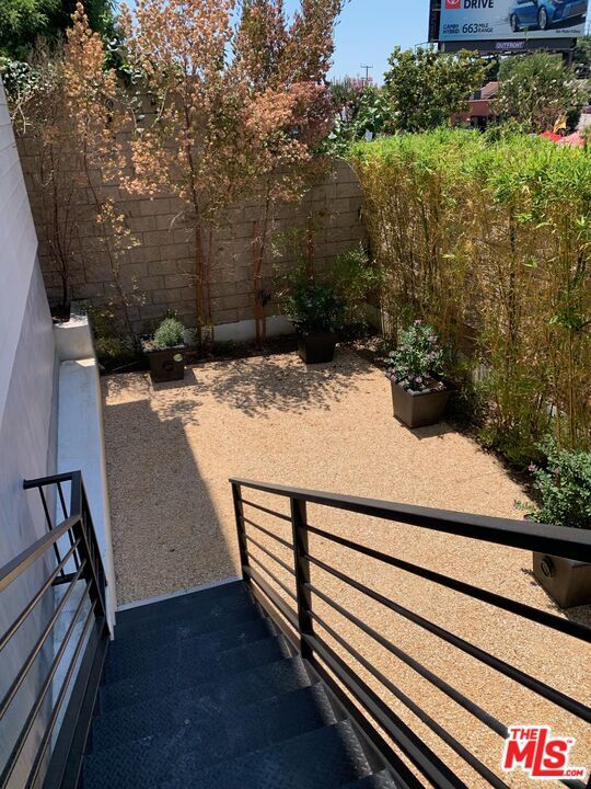 Building Photo - 1933 Griffith Park Blvd