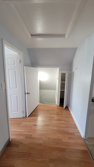 Building Photo - 397 Clifton Ave