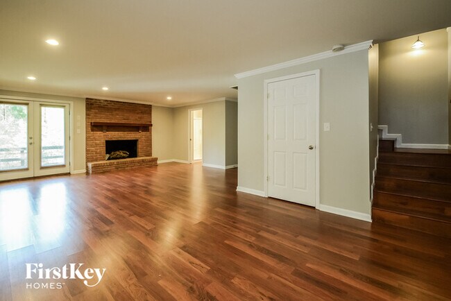 Building Photo - 4004 Pawnee Rosa Dr