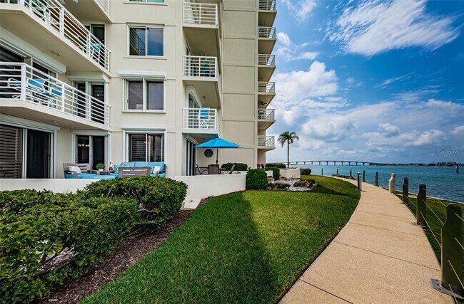 Building Photo - 6105 Bahia Del Mar Cir