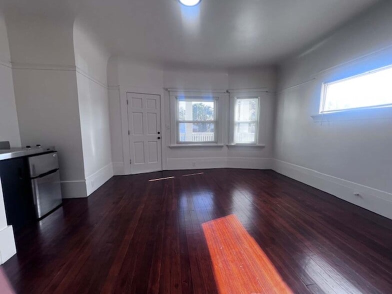 Building Photo - 1301 Adeline St