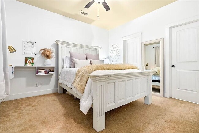 Building Photo - Available Summer 2026!