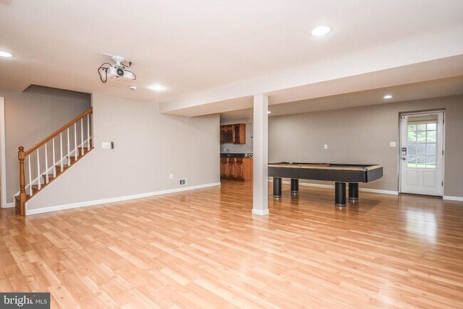 Building Photo - 9627 Locust Hill Dr