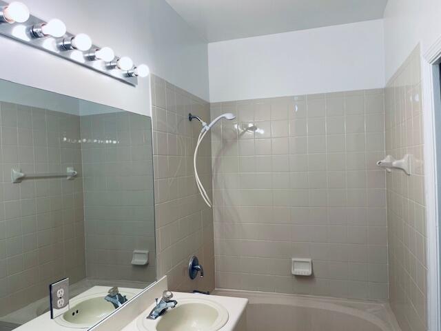 Building Photo - 2030 Shoma Dr