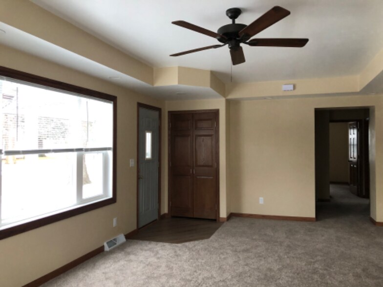 Building Photo - 221 E 1st St