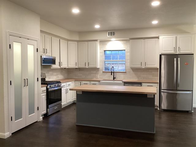 Building Photo - 8113 Union Lake Dr