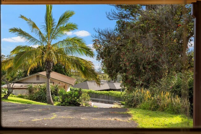Building Photo - 515 Lower Kimo Dr