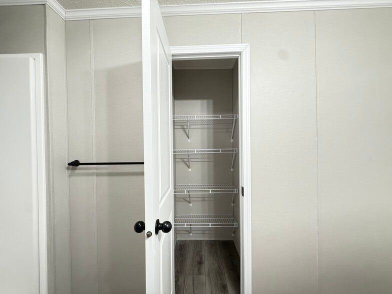 Building Photo - 29647 Erie Ct