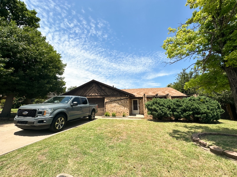 Building Photo - 7903 NW Concho Ave