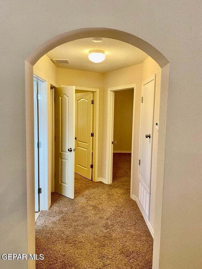 Building Photo - 7334 Prickley Pear Dr
