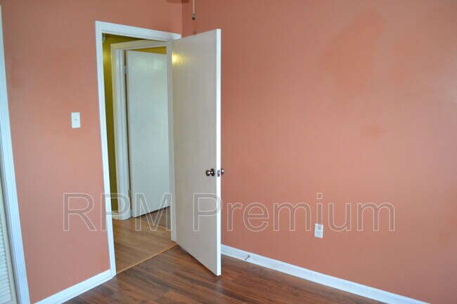 Building Photo - 2136 S Flannery Rd