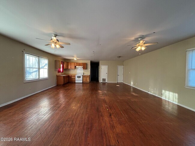 Building Photo - 304 Carmel Dr