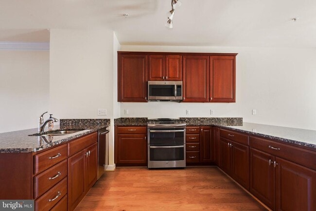 Building Photo - 562 Marina Landing Ln