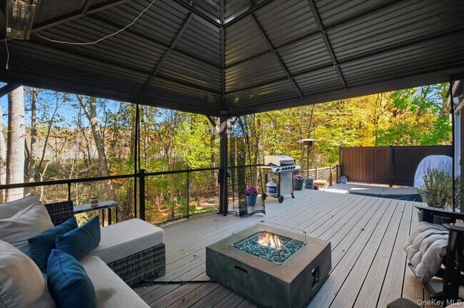 Building Photo - 67 Thoreau Ct