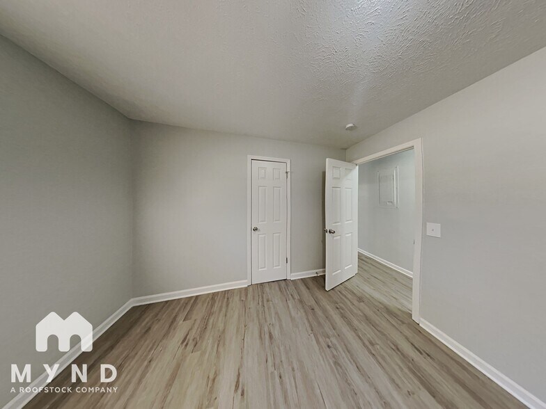 Building Photo - 3457 White Oak Ct