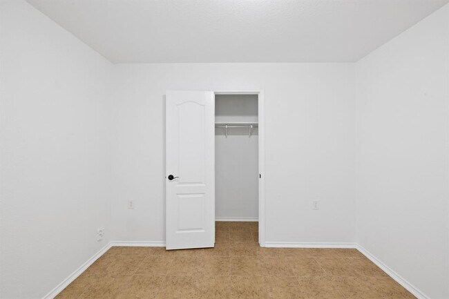 Building Photo - 8825 Stambourne St