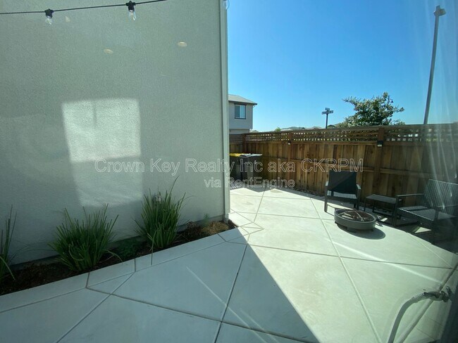 Building Photo - 17539 Beachwood Rd