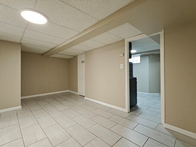 Building Photo - 6766 Blakemore St
