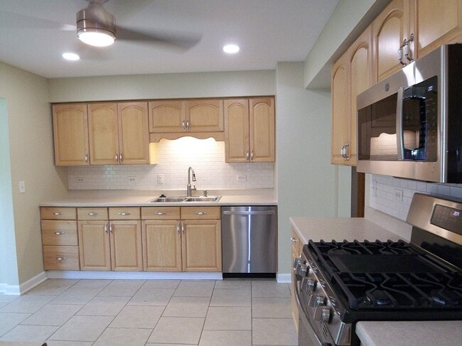 Building Photo - 3835 Winston Dr