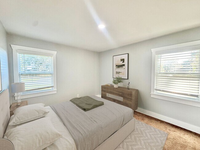Building Photo - 607 Dyches Dr