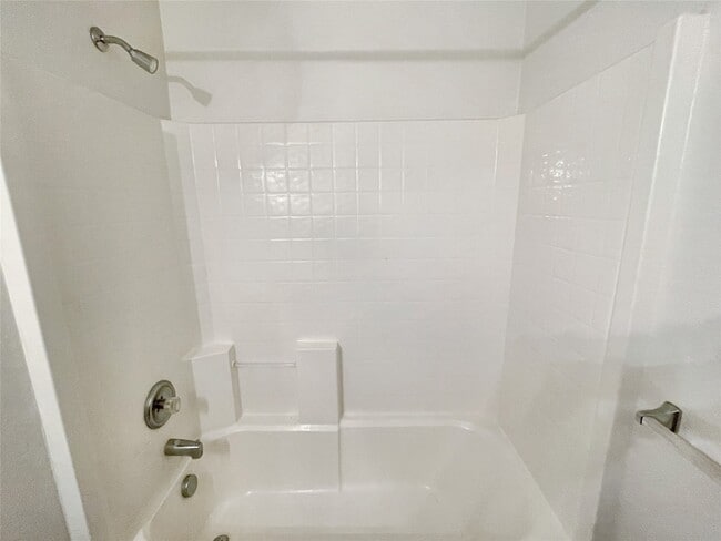 Building Photo - 5405 Shiver Rd