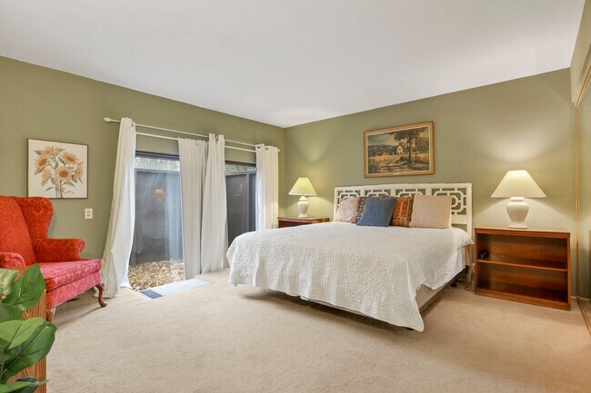 Master bedroom with full bath - 162 Denison Dr