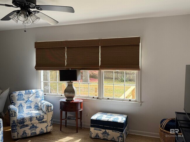 Building Photo - 162 Pecan Ave