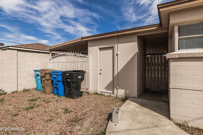 Building Photo - 5620 N 19th Ave