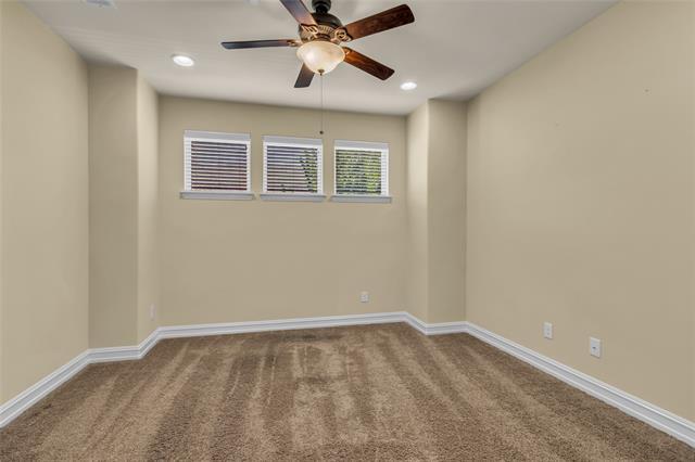 Building Photo - 4709 Bayview Dr