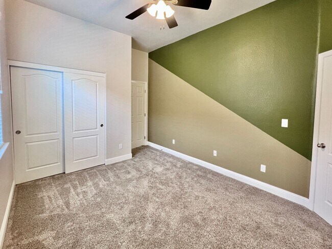 Building Photo - $2,895 Fowler & Church, Spacious 3 Bedroom...