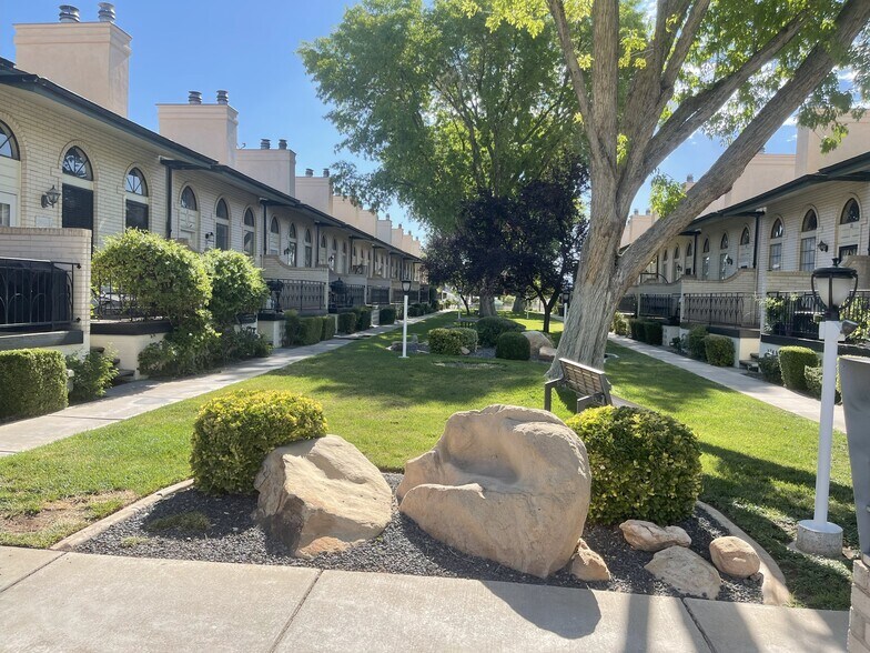 Building Photo - 325 S 200 E