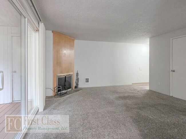 Building Photo - 3648 SW Beaverton Hillsdale Hwy