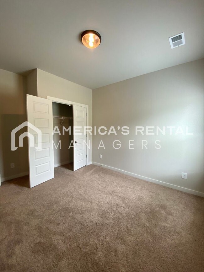 Building Photo - Home for Rent in Weaver, AL!!! Available to View Now!!