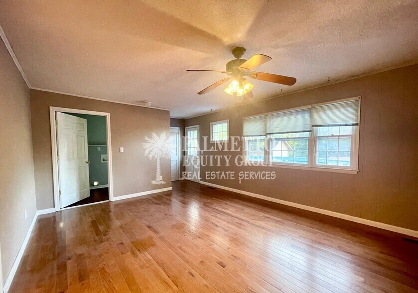 Building Photo - 2409 W Cornwallis Dr