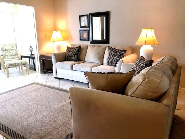 Building Photo - 2BR/2BA Condo in Mission Lakes